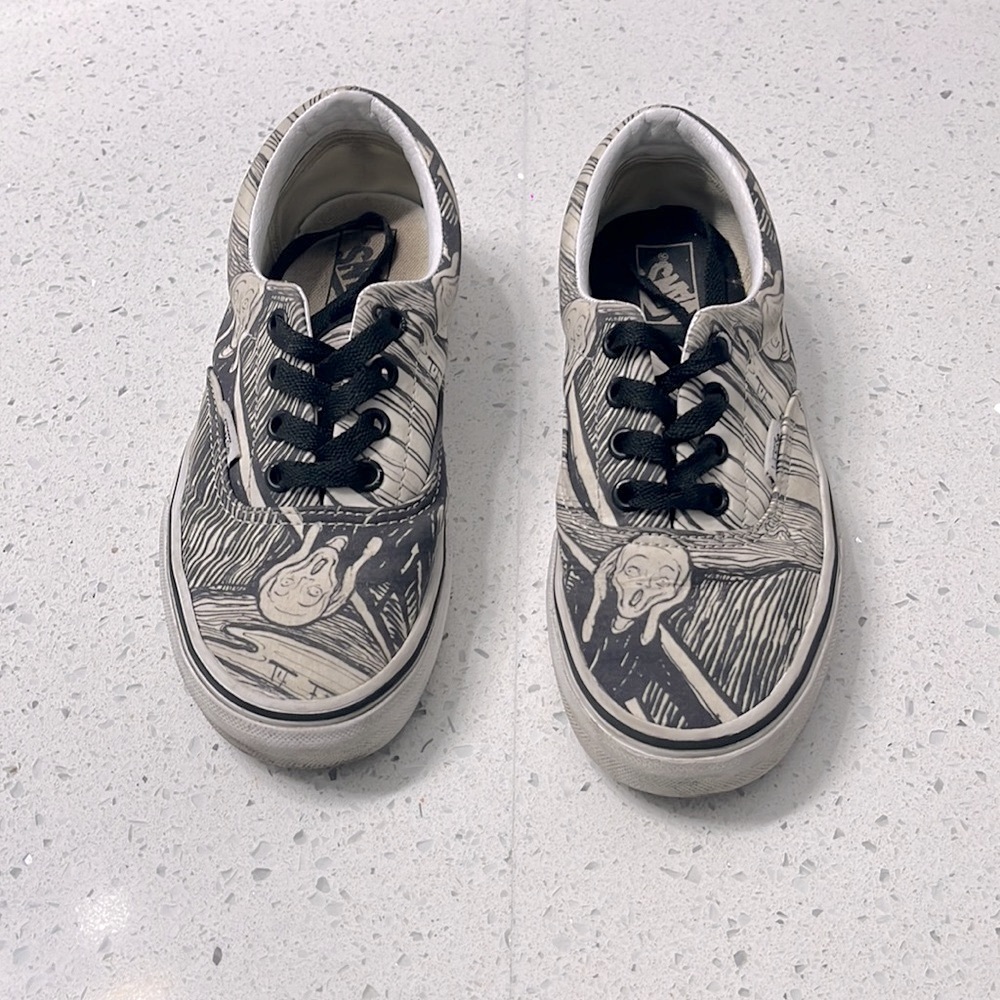 Vans - Picture 3 of 6
